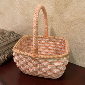 Peach basket